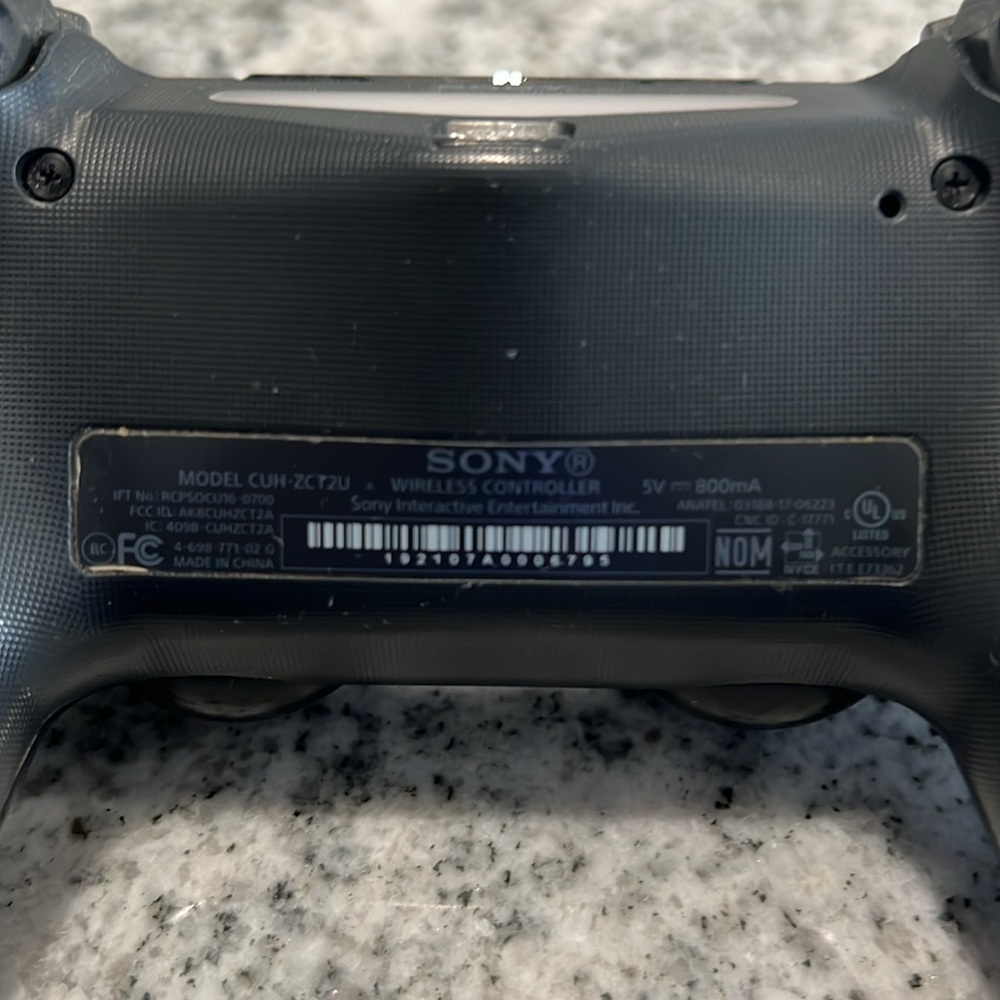 PlayStation controller. - Picture 3 of 3